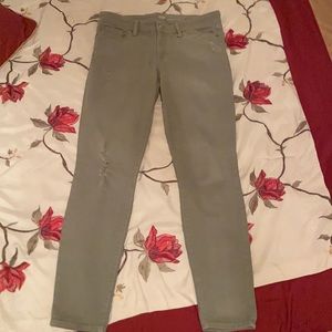 OLIVE GAP SKINNY RIPPED JEANS